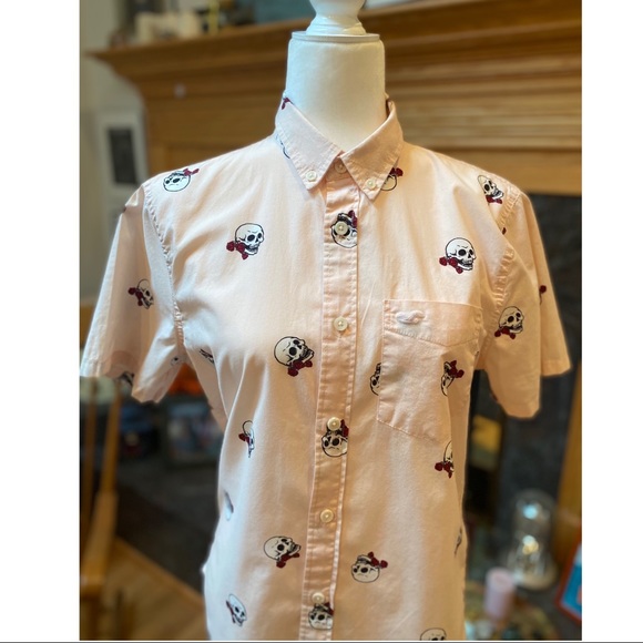 💀🌹mens pink skull short sleeve button down🌹💀 - Picture 2 of 4